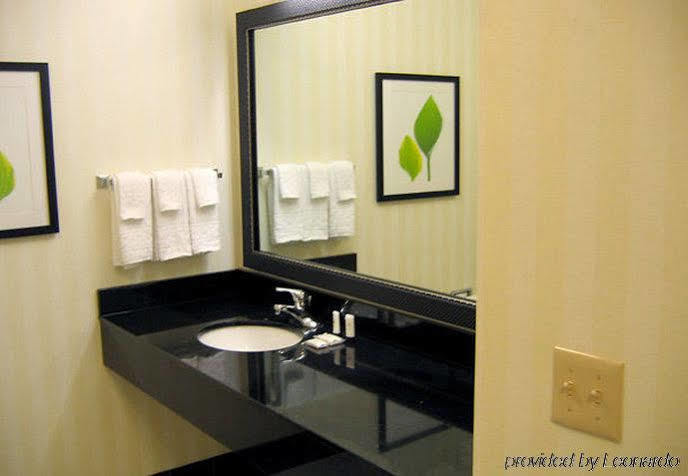 Fairfield Inn And Suites By Marriott Tampa North Temple Terrace Extérieur photo