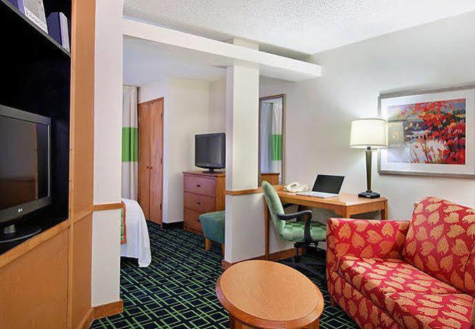 Fairfield Inn And Suites By Marriott Tampa North Temple Terrace Extérieur photo